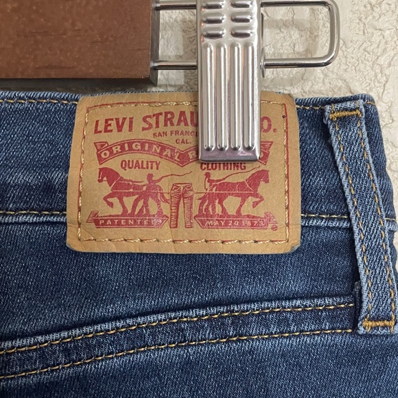 LEVI STRUSS Blue Jeans - Picture 7 of 8